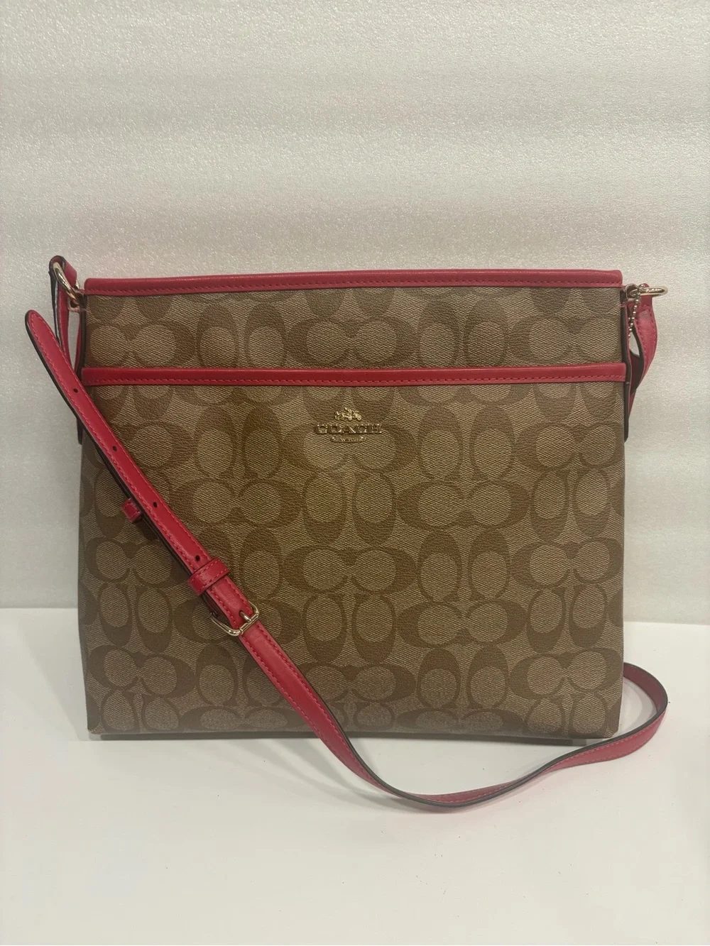 COACH Signature messenger bag Canvas Crossbody Bag in Khaki with Red Trim